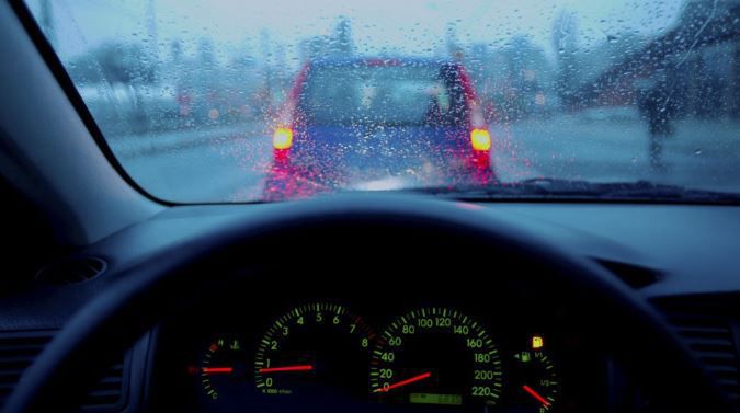  [Infographic] Kinh nghiệm lái xe an toàn dưới trời mưa bão